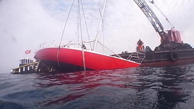 Recuperata la barca affondata domenica al Calambrone