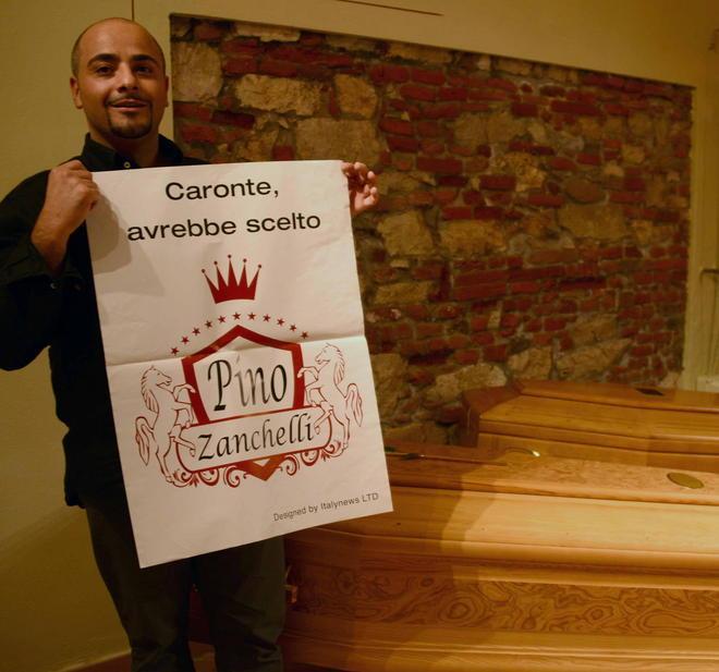Su Corso Matteotti la foto con la bara