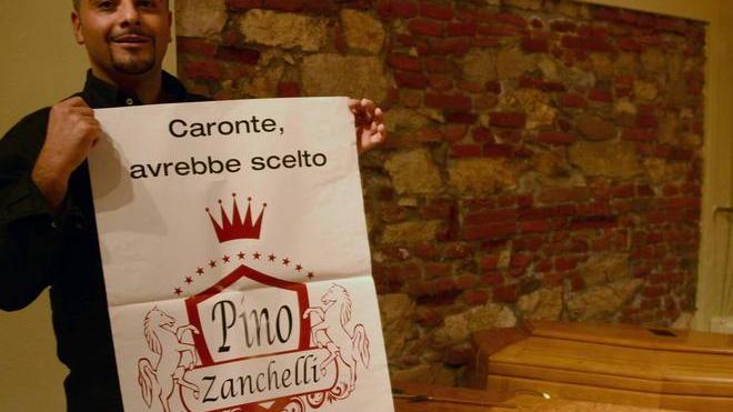 Su Corso Matteotti la foto con la bara