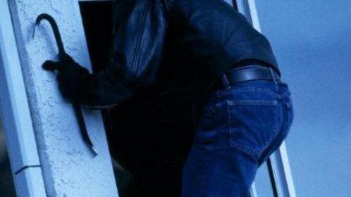 Narcotizzati e derubati dopo la morte del figlio