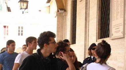 «Scuola pericolosa» Alberghiero, studenti in corteo a Livorno