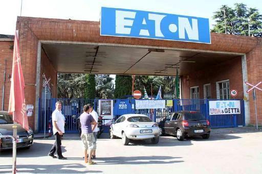 Occupazione lampo degli operai Eaton 