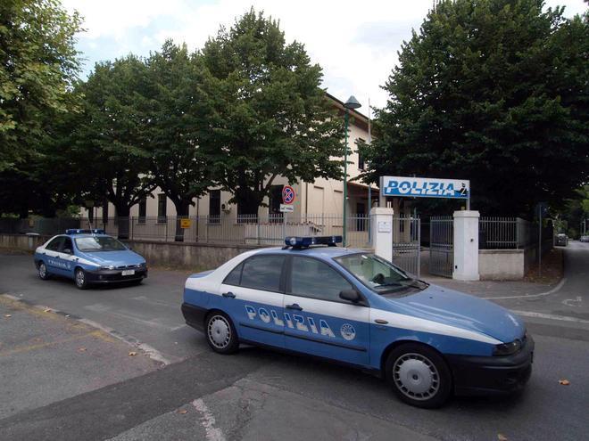 Devastano stabilimento dopo festa, denunciati sei minorenni 