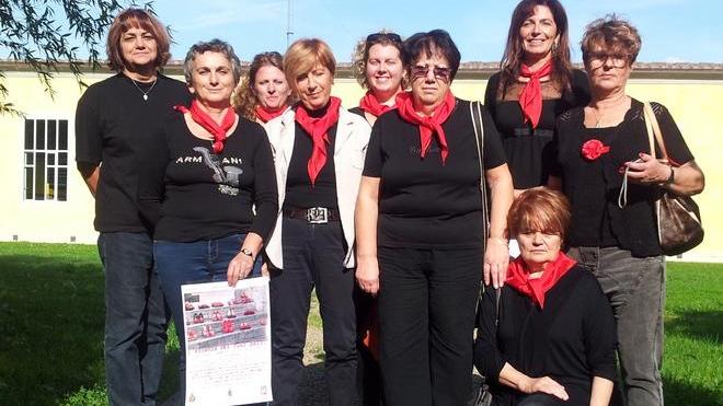 Scarpe rosse per dire basta alla violenza sulle donne