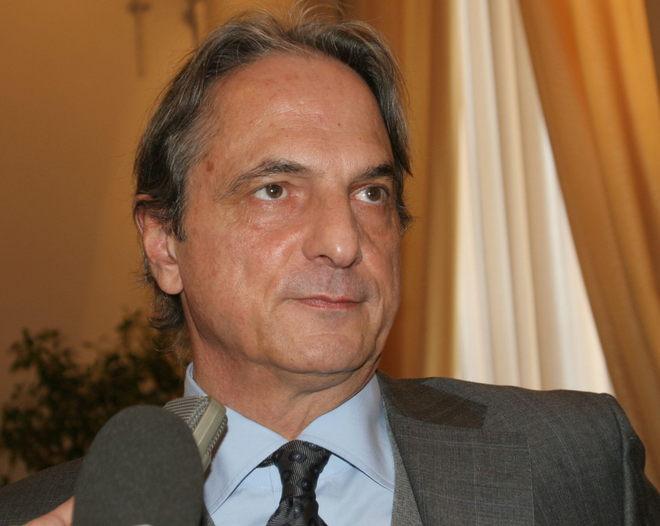 Pignorata l’intera indennità del sindaco di Prato Roberto Cenni 