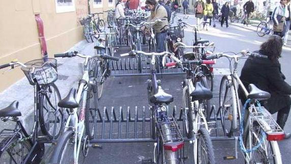 La banda che fa razzìa di biciclette noleggiate