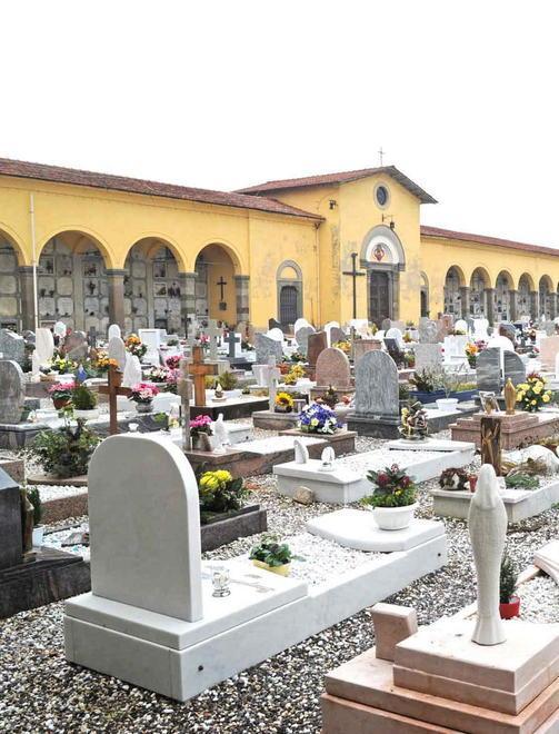 Lavori in corso nei cimiteri quarratini 