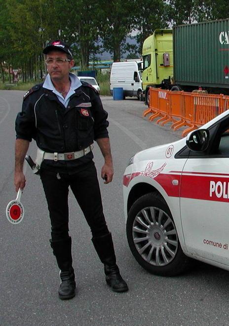 Sequestro per abuso edilizio lavori bloccati dai vigili