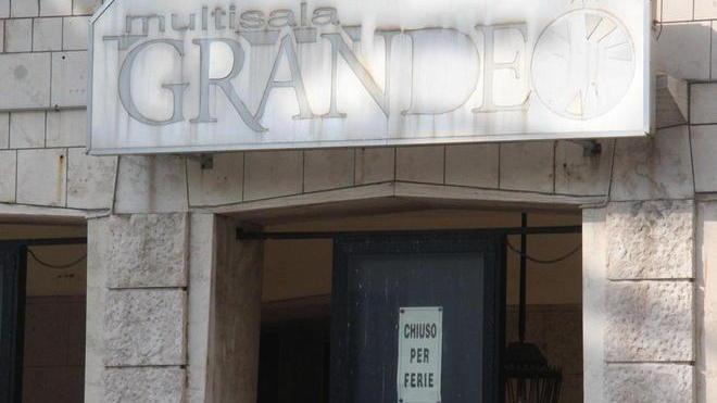 Chiuso il Grande, dipendenti a casa