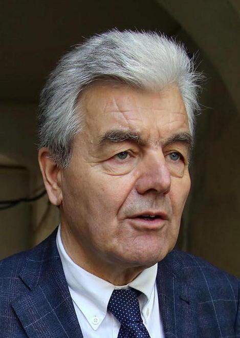 La commissione alza il punteggio delle risposte positive