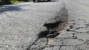 Buche, oltre 800 denunce in tre anni contro il Comune