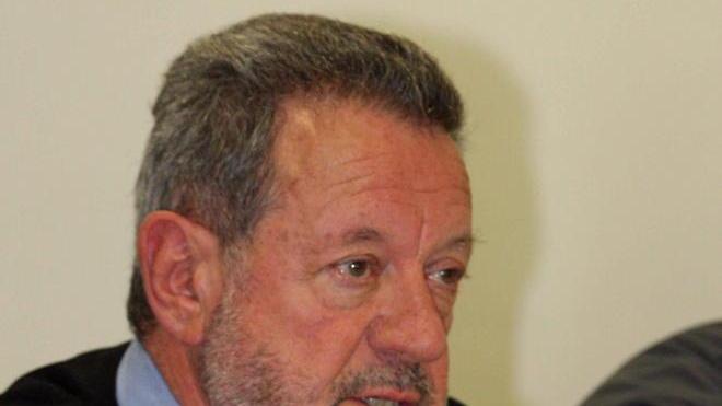 «Redditi? Favilla ci mostri il suo»