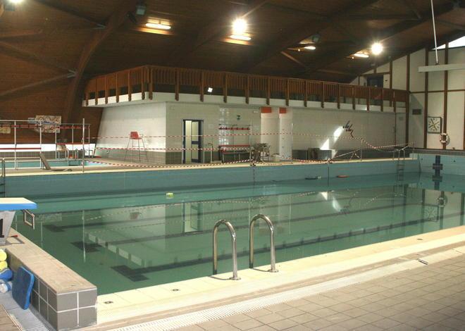 Piscina, la nuova gestione scarica i vecchi lavoratori 