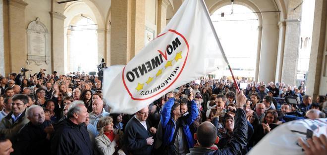 «Sanguinarie», guerra aperta tra i grillini 