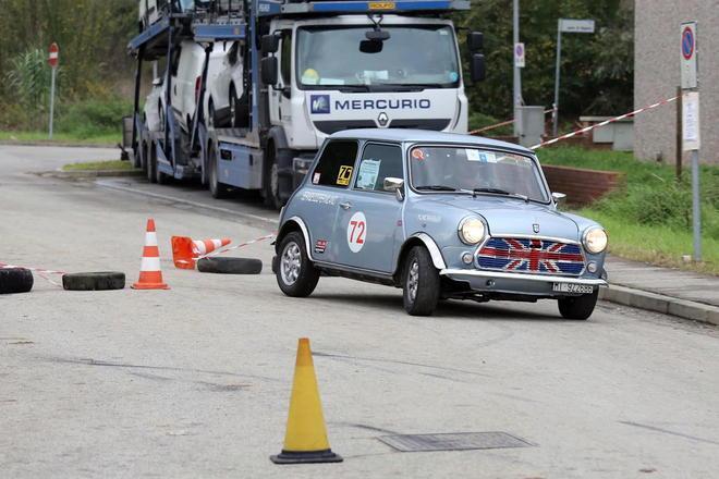 Tanti i curiosi a Vinci per il raduno delle Mini storiche 