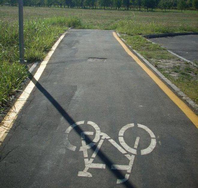 Piste ciclabili, tracciati da record con l’handicap dei collegamenti 