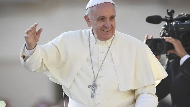 C’è chi dice «arriva il Papa» ma il vescovo non sa nulla