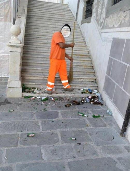 Halloween lascia una scia di cocci, vomito e sangue 