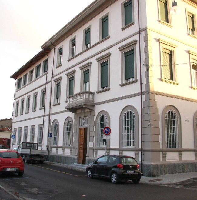 Invita un anziano al ristorante 