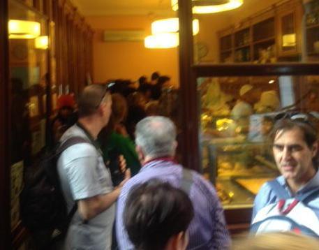 Tavoli tutti occupati per bar e ristoranti giorni di affari d’oro 