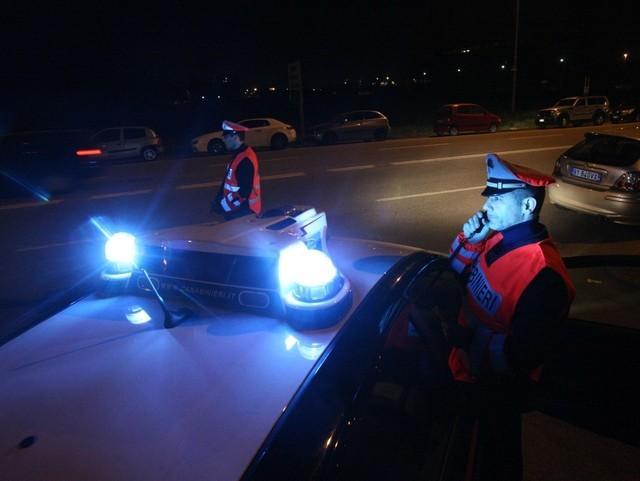 Evade dai domiciliari per comprare droga: arrestato 