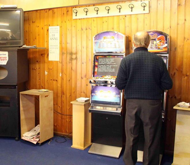 Fuori le slot machine dal circolo Arci 