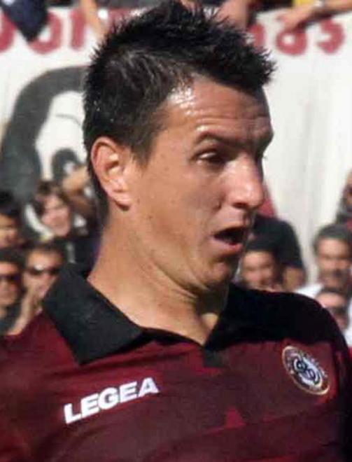 «Era ammonito, mi ha toccato e sono caduto» 