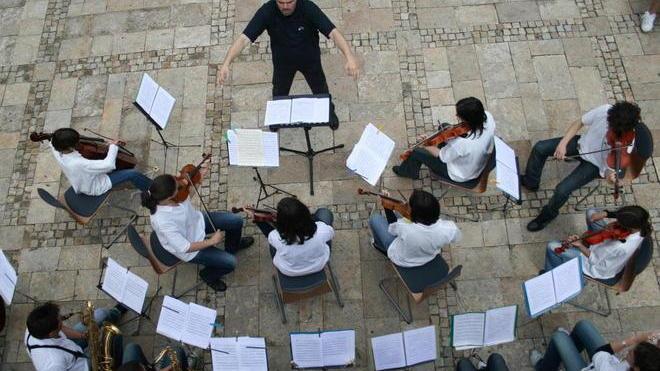 Famoso docente di musica a un seminario del Cam