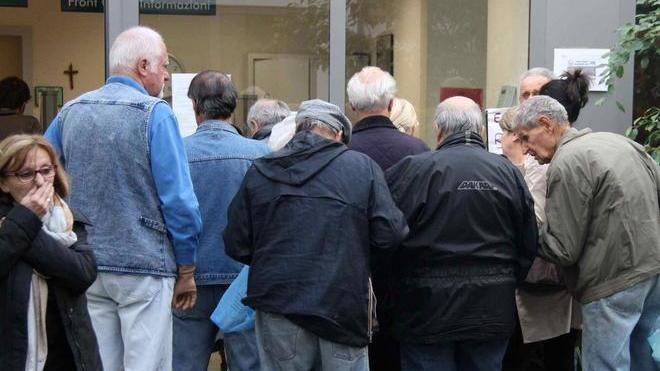 Prato, esenzione ticket: centinaia di persone all’assalto degli sportelli Asl