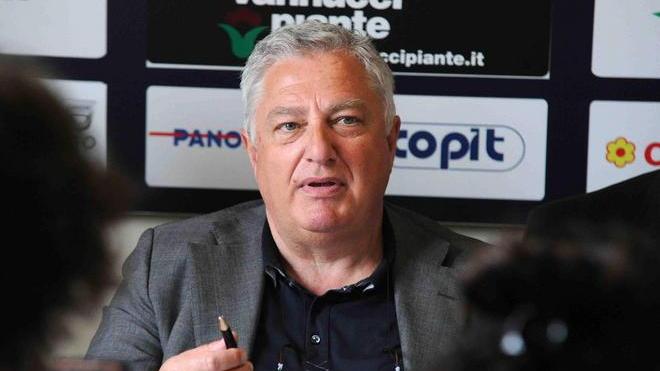 Il caso arbitri guasta la festa alla Pistoiese