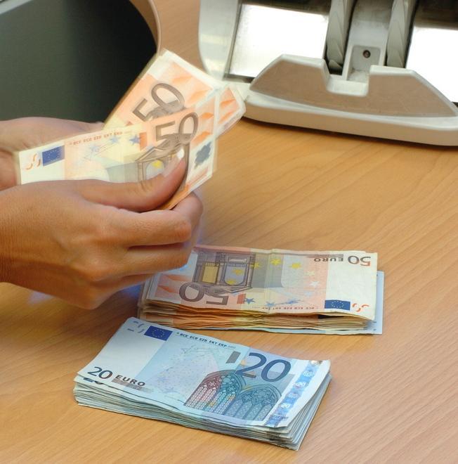Bonus bebè da 700 euro e prestiti ai lavoratori 