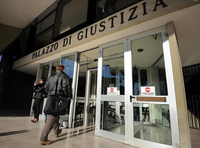 Vacanze a sbafo in tenda Coppia condannata