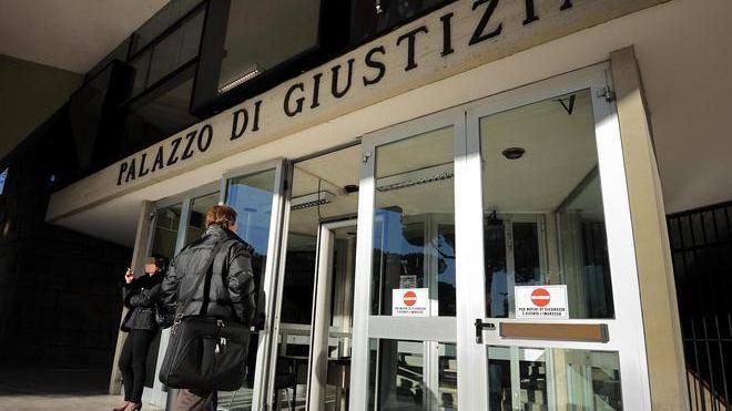 Vacanze a sbafo in tenda Coppia condannata