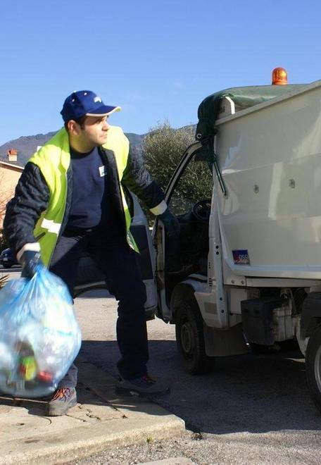 Raccolta differenziata Porcari comune modello 