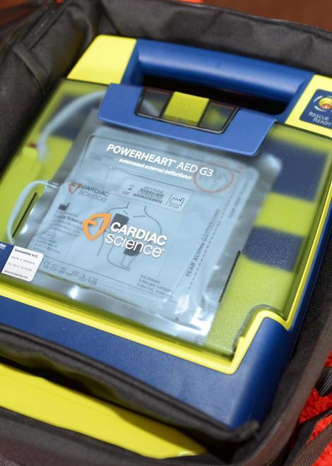 Defibrillatori nelle scuole: chi li ha visti?