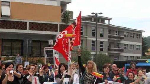 Pulizie in ospedale, lavoratrici in rivolta