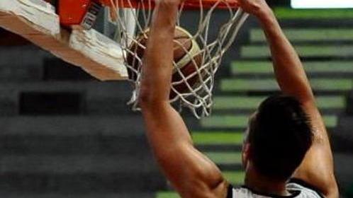 Livorno al comando e la febbre del basket torna a bruciare