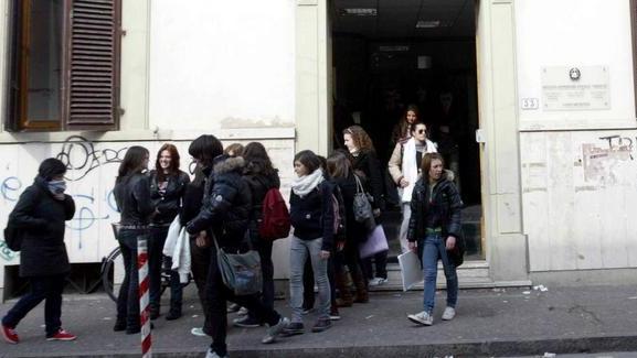 Oltre 750mila euro per tre scuole in affitto