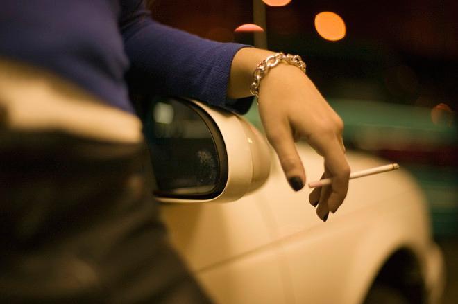 Controlli antilucciole, scatta la prima multa a una prostituta 
