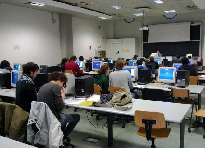 Affetta da distrofia studierà via web in Ateneo 