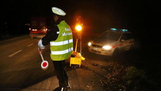 Atto vandalico contro il semaforo: traffico in tilt