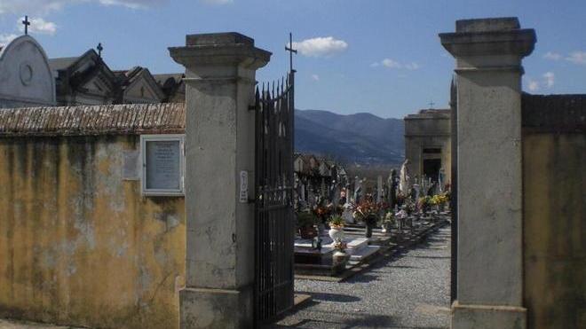 Tombe saccheggiate dai ladri di rame