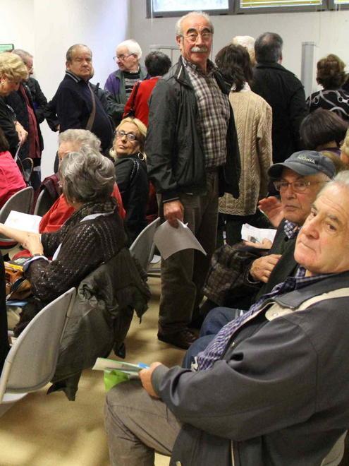 Ancora lunghe file per l’esenzione 