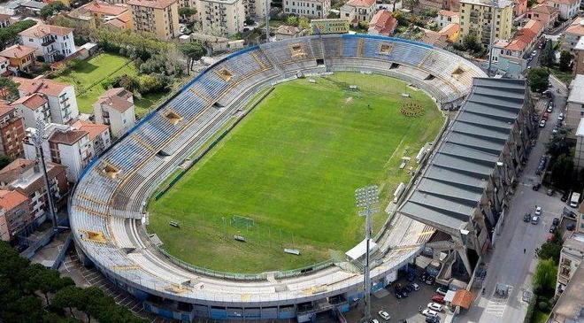 Arena, slitta la firma sulla convenzione 