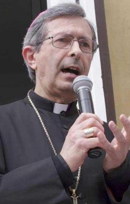 Monsignor Benotto visita la Kme 