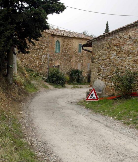 Strade bianche con asfalto ecologico al via i lavori 