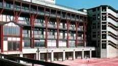 Infermiere palpeggiatore in ospedale