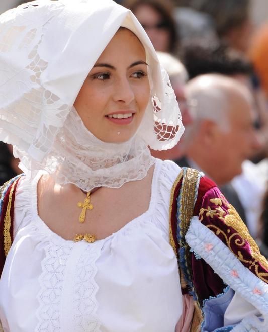 Le tante lingue della Sardegna: è polemica aperta 