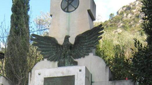 Danni ai monumenti dei Caduti