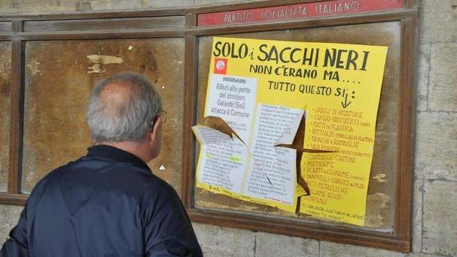 Strappati in centro i manifesti di Sel